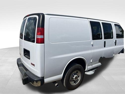 2022 GMC Savana 2500 Work Van
