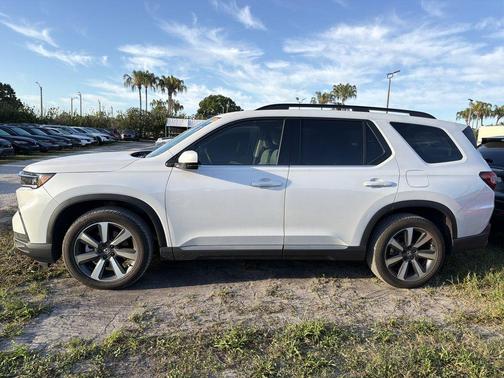 Platinum White Pearl 2023 Honda Pilot Touring