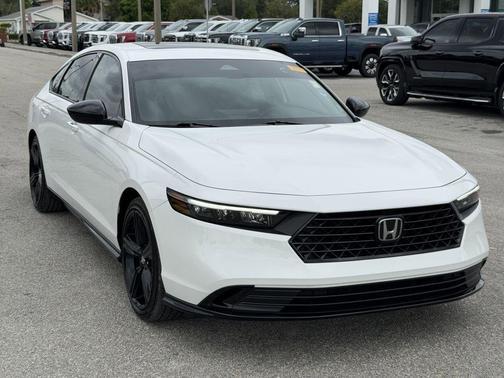 Platinum White Pearl 2025 Honda Accord Hybrid Sport-L