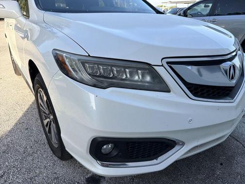 White 2017 Acura RDX Advance Package