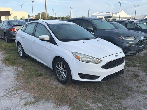 Oxford White 2015 Ford Focus SE