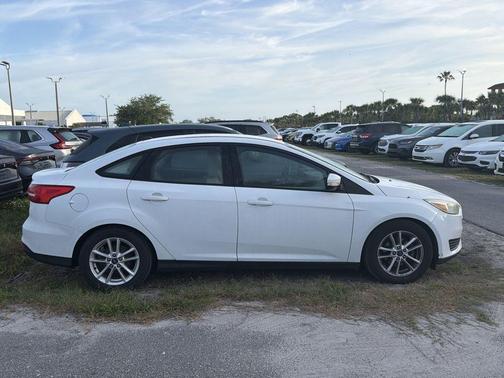 Oxford White 2015 Ford Focus SE