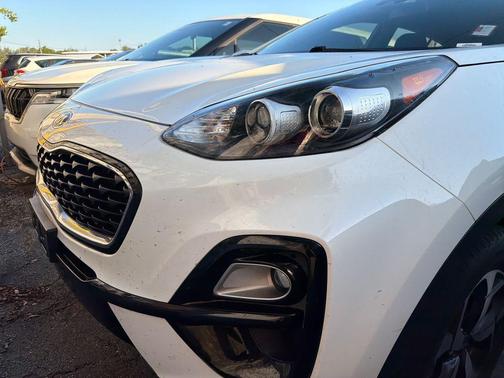 Clear White 2020 Kia Sportage LX