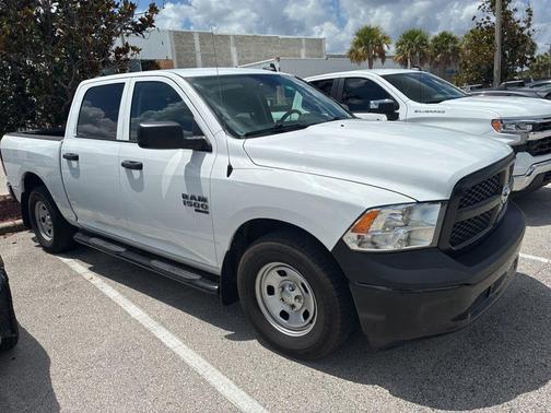 Bright White Clearcoat 2022 RAM 1500 Classic Tradesman