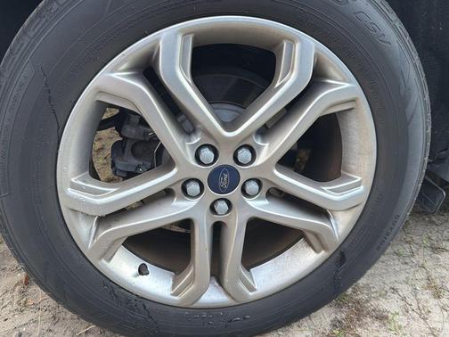 Blue 2018 Ford Edge Titanium