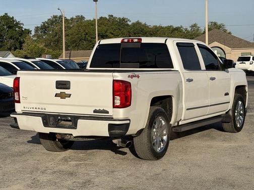 Iridescent Pearl Tricoat 2017 Chevrolet Silverado 1500 High Country