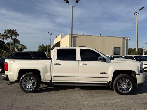 Iridescent Pearl Tricoat 2017 Chevrolet Silverado 1500 High Country