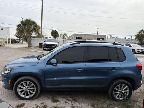 Pacific Blue 2018 Volkswagen Tiguan Limited 2.0T