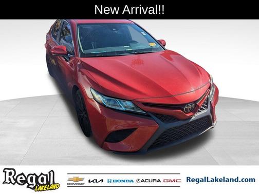 2020 Toyota Camry SE