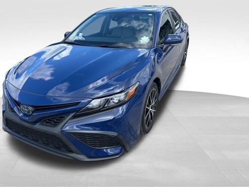 2024 Toyota Camry Hybrid SE
