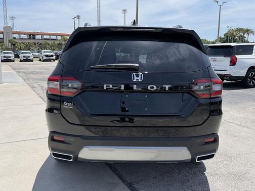 Crystal Black Pearl 2026 Honda Pilot EX-L