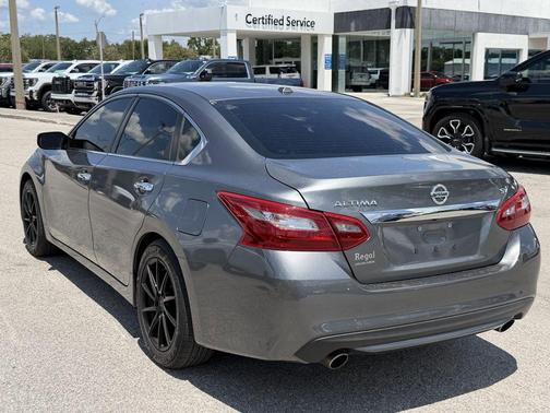 Gun Metallic 2018 Nissan Altima 2.5 SV