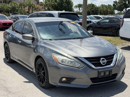 Gun Metallic 2018 Nissan Altima 2.5 SV