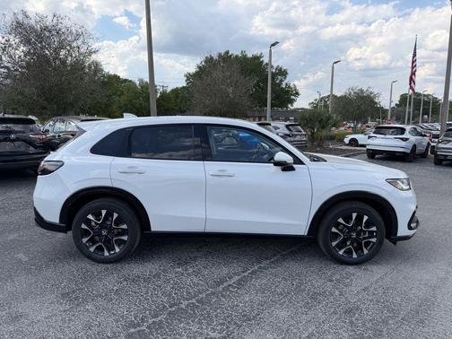 Platinum White Pearl 2026 Honda HR-V EX-L