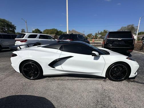 Arctic White 2023 Chevrolet Corvette Stingray w/3LT