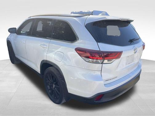 2019 Toyota Highlander 