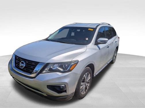 2017 Nissan Pathfinder SV