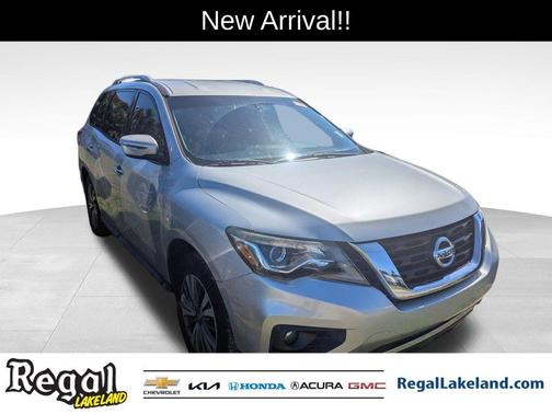2017 Nissan Pathfinder SV