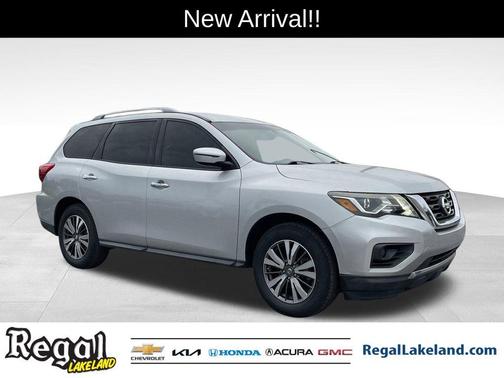 2017 Nissan Pathfinder SV