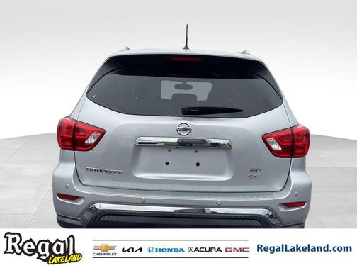 2017 Nissan Pathfinder SV