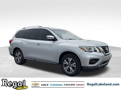 2017 Nissan Pathfinder SV