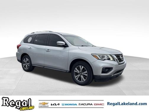 2017 Nissan Pathfinder SV