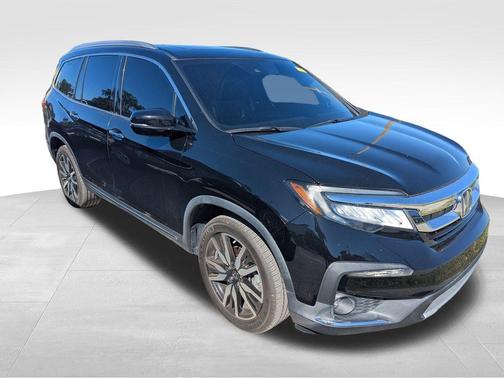 2022 Honda Pilot Touring 8-Passenger