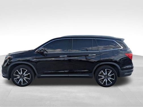 2022 Honda Pilot Touring 8-Passenger