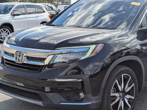 2022 Honda Pilot Touring 8-Passenger