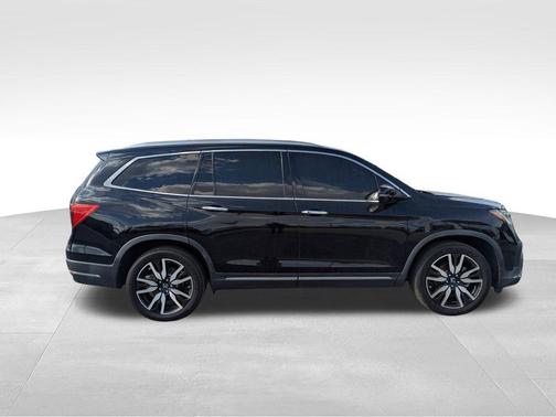 2022 Honda Pilot Touring 8-Passenger
