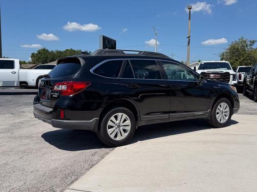 Crystal Black Silica 2016 Subaru Outback 2.5i Premium