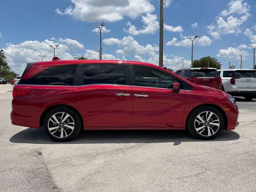 Radiant Red Metallic II 2024 Honda Odyssey Touring