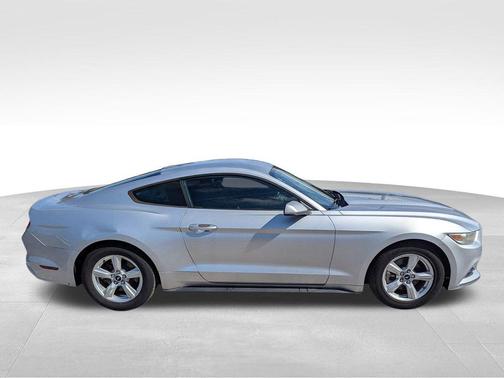 2017 Ford Mustang V6
