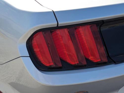 2017 Ford Mustang V6