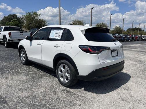 2025 Honda HR-V LX