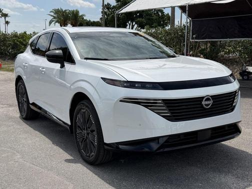 Everest White P 2025 Nissan Murano Platinum