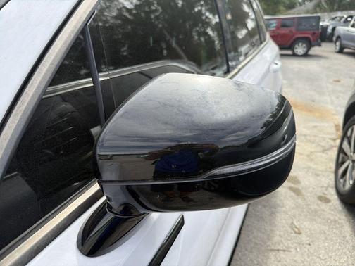 Glacial White Pearl 2021 Kia Sorento SX