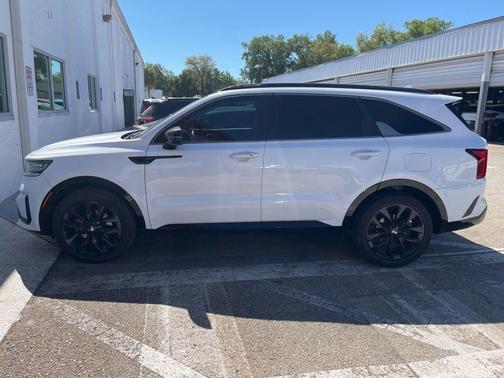 Glacial White Pearl 2021 Kia Sorento SX