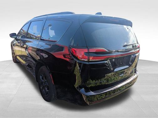 2025 Chrysler Pacifica Hybrid Select