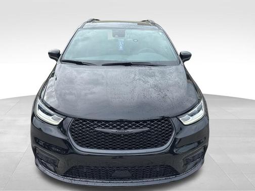 2025 Chrysler Pacifica Hybrid Select