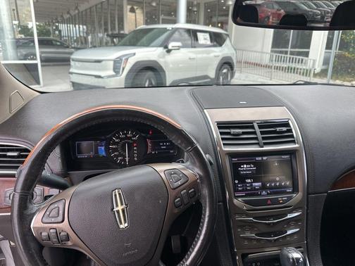 2013 Lincoln MKX Base