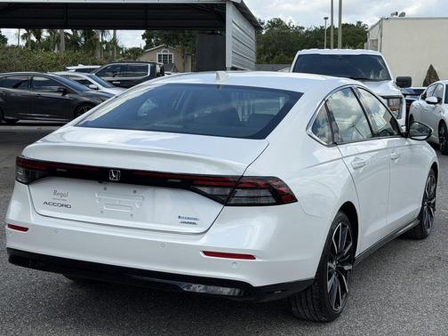 Platinum White Pearl 2025 Honda Accord Hybrid Touring