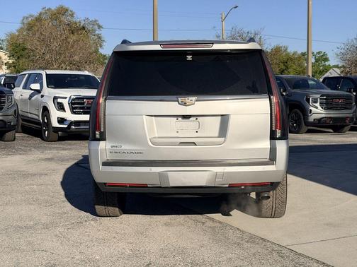 Radiant Silver Metallic 2020 Cadillac Escalade Luxury
