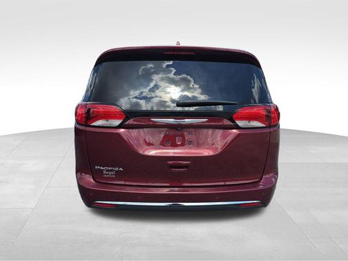 2020 Chrysler Pacifica Touring-L