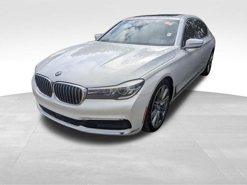 2019 BMW 740 i