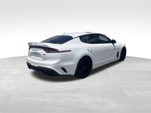 2022 Kia Stinger GT2