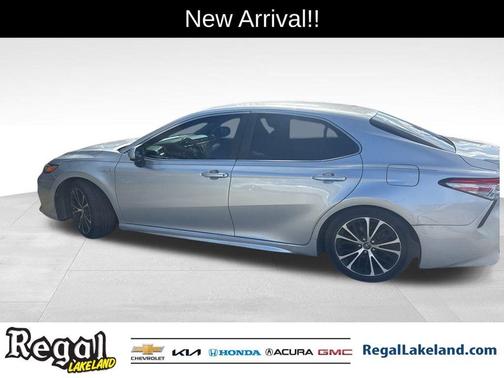 2018 Toyota Camry Hybrid Hybrid SE