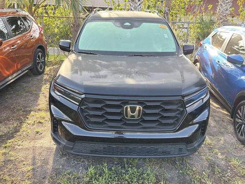 Crystal Black Pearl 2023 Honda Pilot Sport