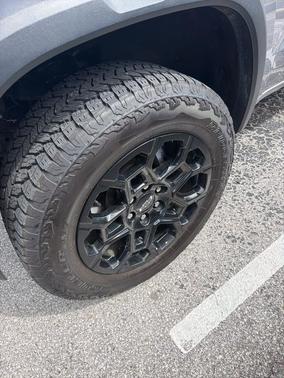 Sterling Gray Metallic 2026 Chevrolet Colorado Trail Boss