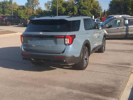 Vapor Blue Metallic 2027 Ford Explorer ST-Line
